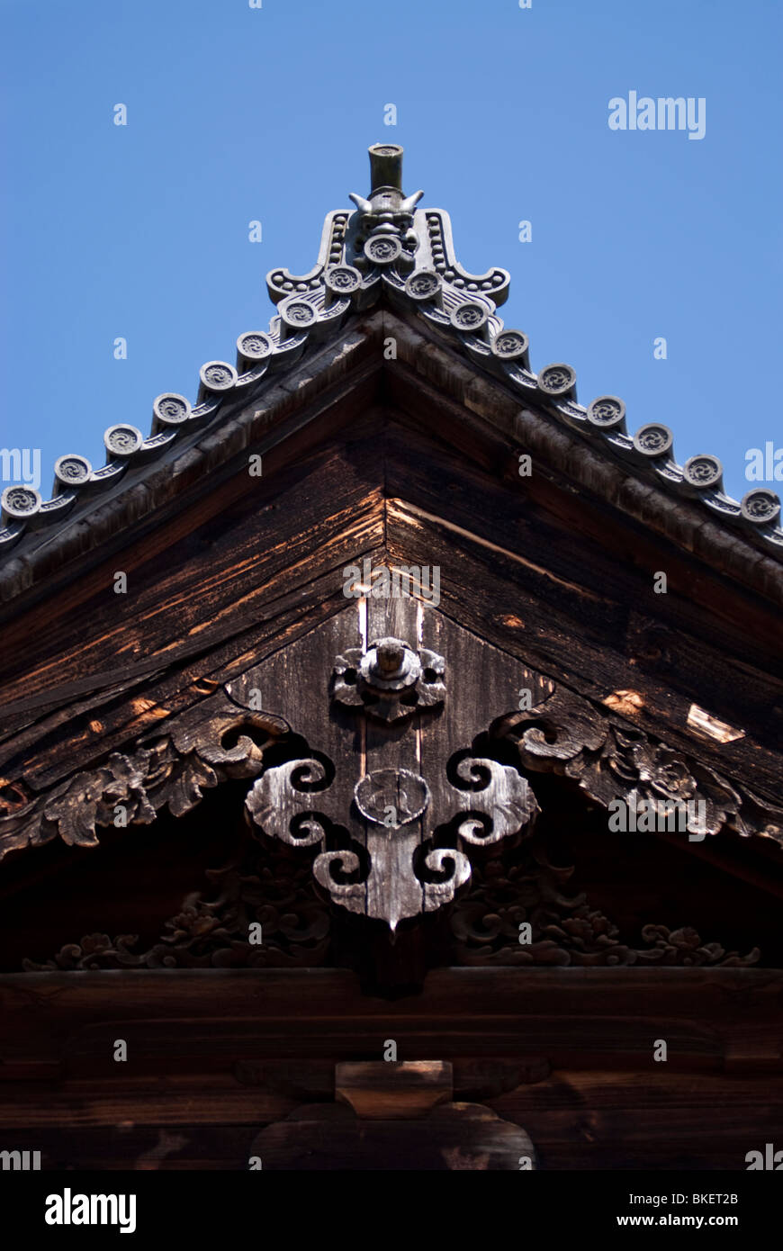 Buddhist temple roof decorations hires stock photography and images Alamy