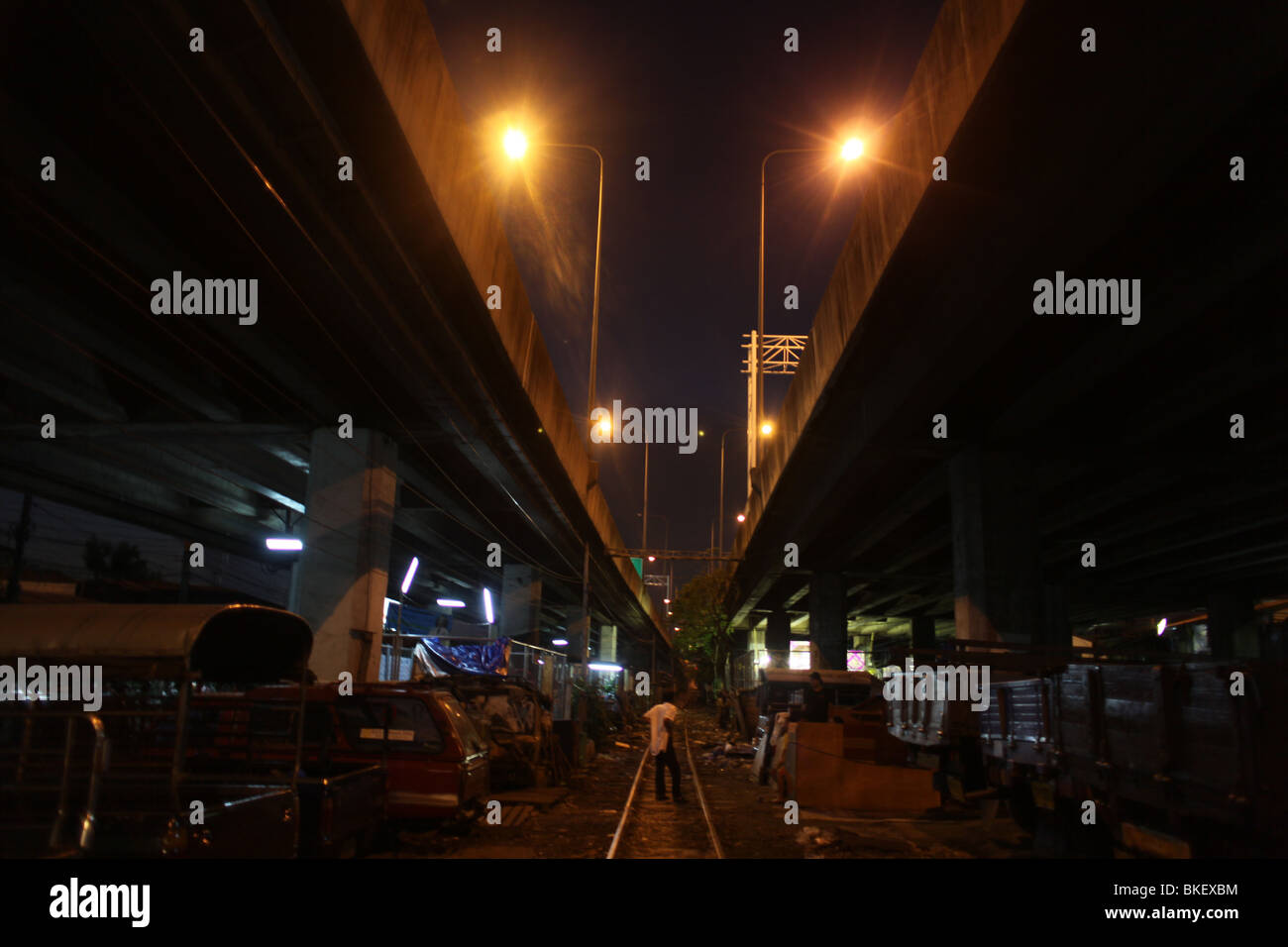 Bangkok's largest slum area (Klongtoey) is just ten minutes from the ...