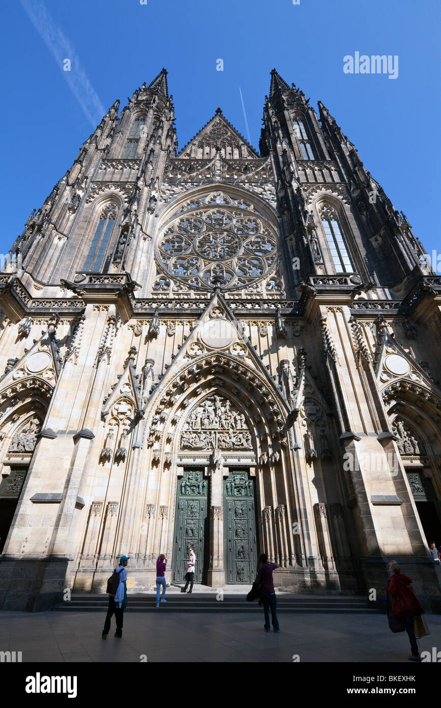 west facade with Rose Window, Saint Vitus's Cathedral, Prague castle, Prague, Czech Republic Stock Photo