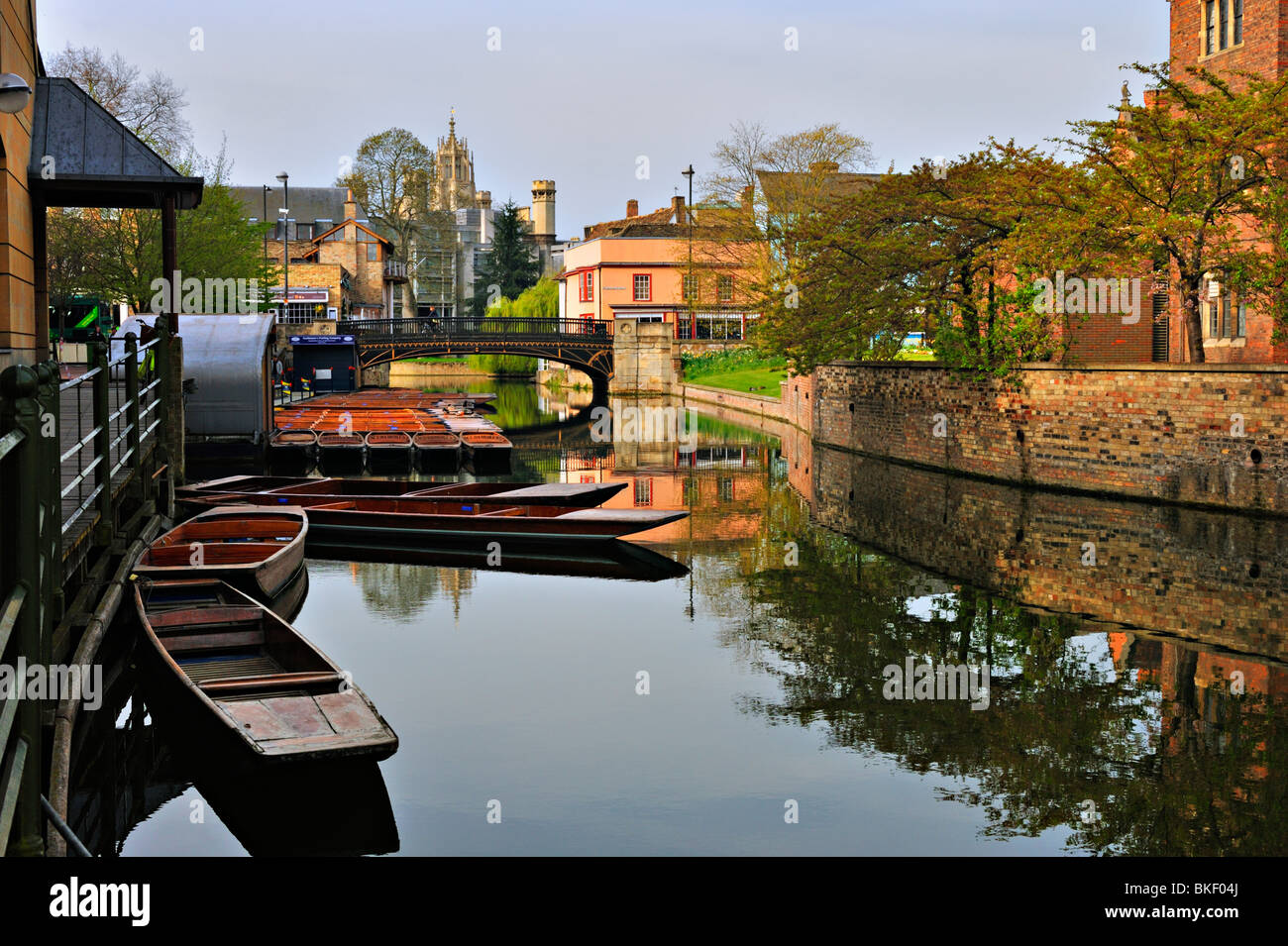 CAMBRIDGE, UK - APRIL 24, 2010:  Punts moored on the River Cam along The Quayside Stock Photo