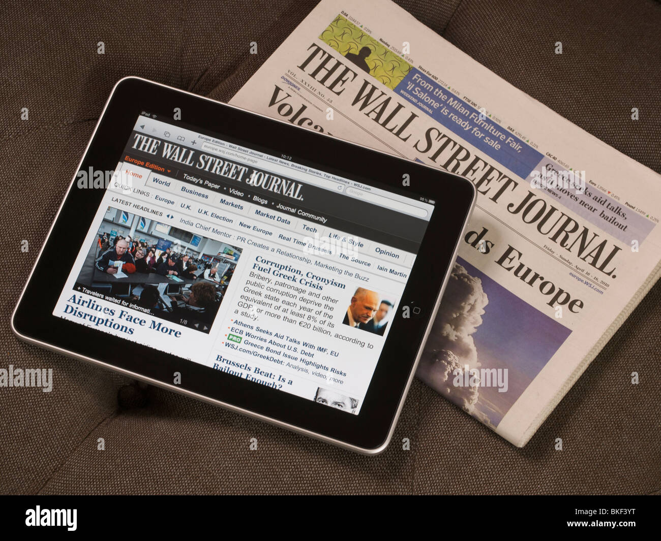 Apple iPad the new way to read news with Wall Street Journal 
