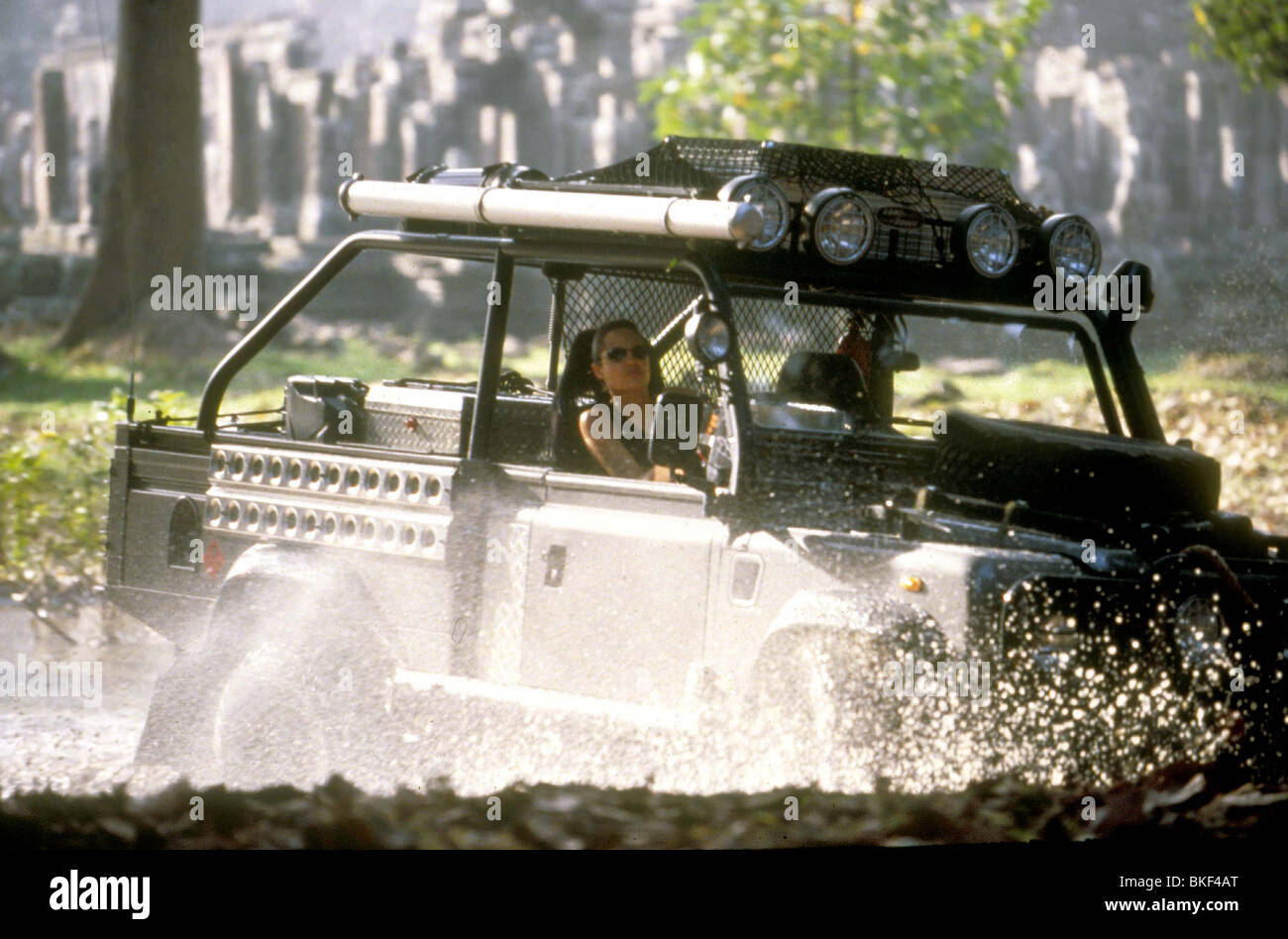 Tomb Raider Angelina Jolie © 2001 Paramount Stock Photo - Alamy