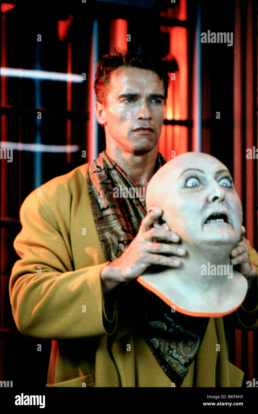 TOTAL RECALL (1990) ARNOLD SCHWARZENEGGER TOR 013 Stock Photo