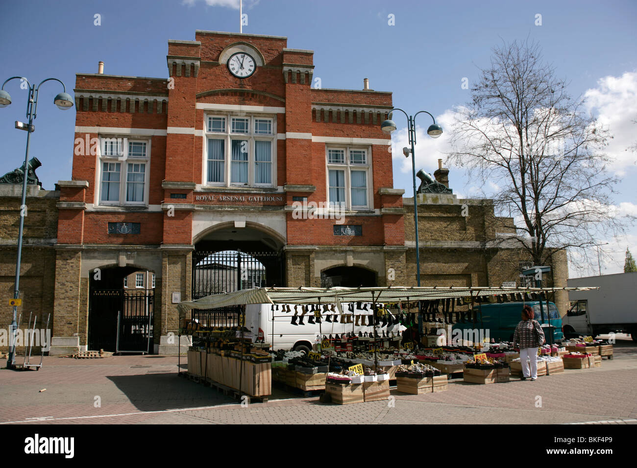 Royal arsenal gatehouse hires stock photography and images Alamy
