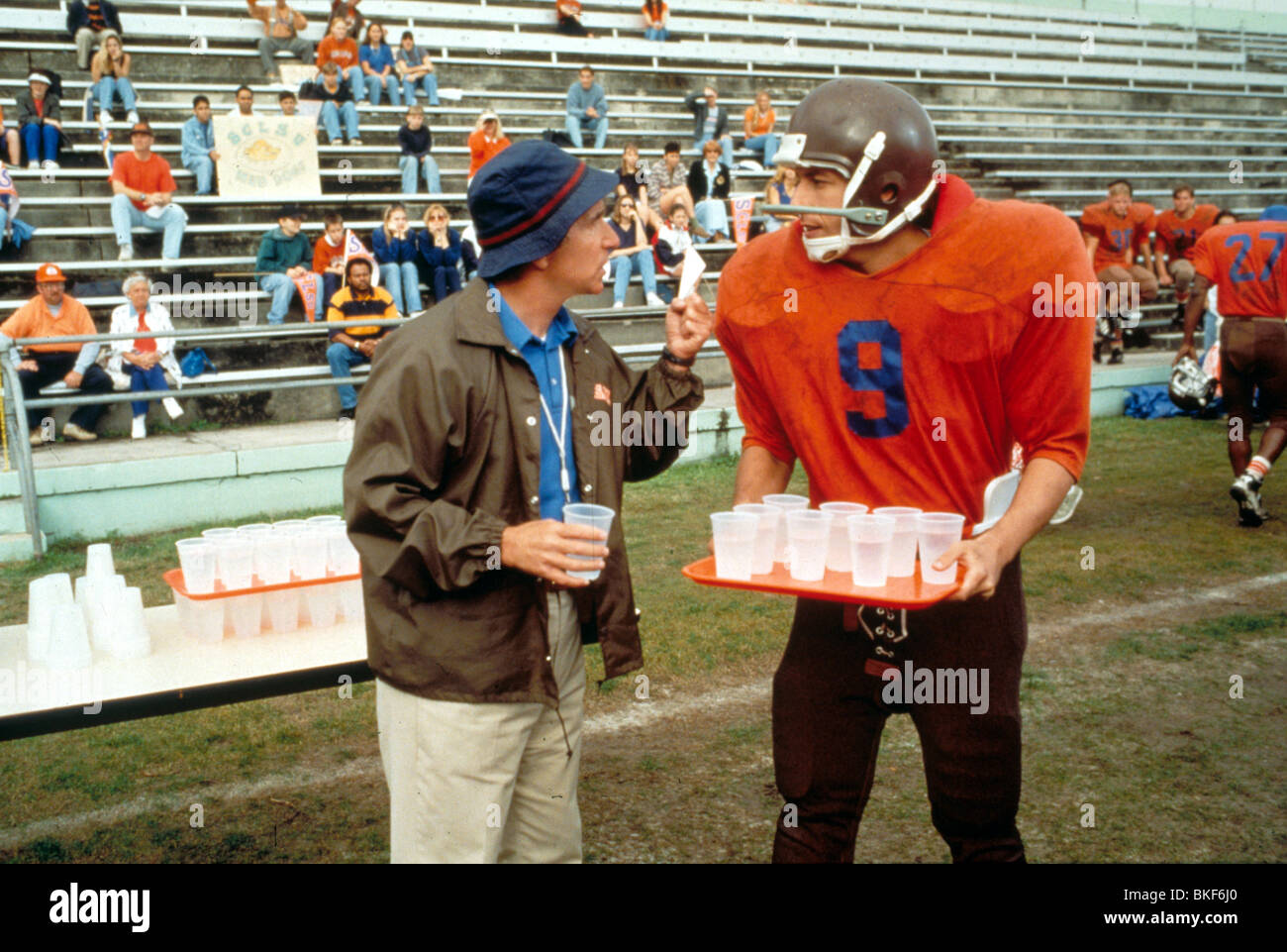 THE WATERBOY (1998) HENRY WINKLER,ADAM SANDLER WBOY 006 Stock Photo