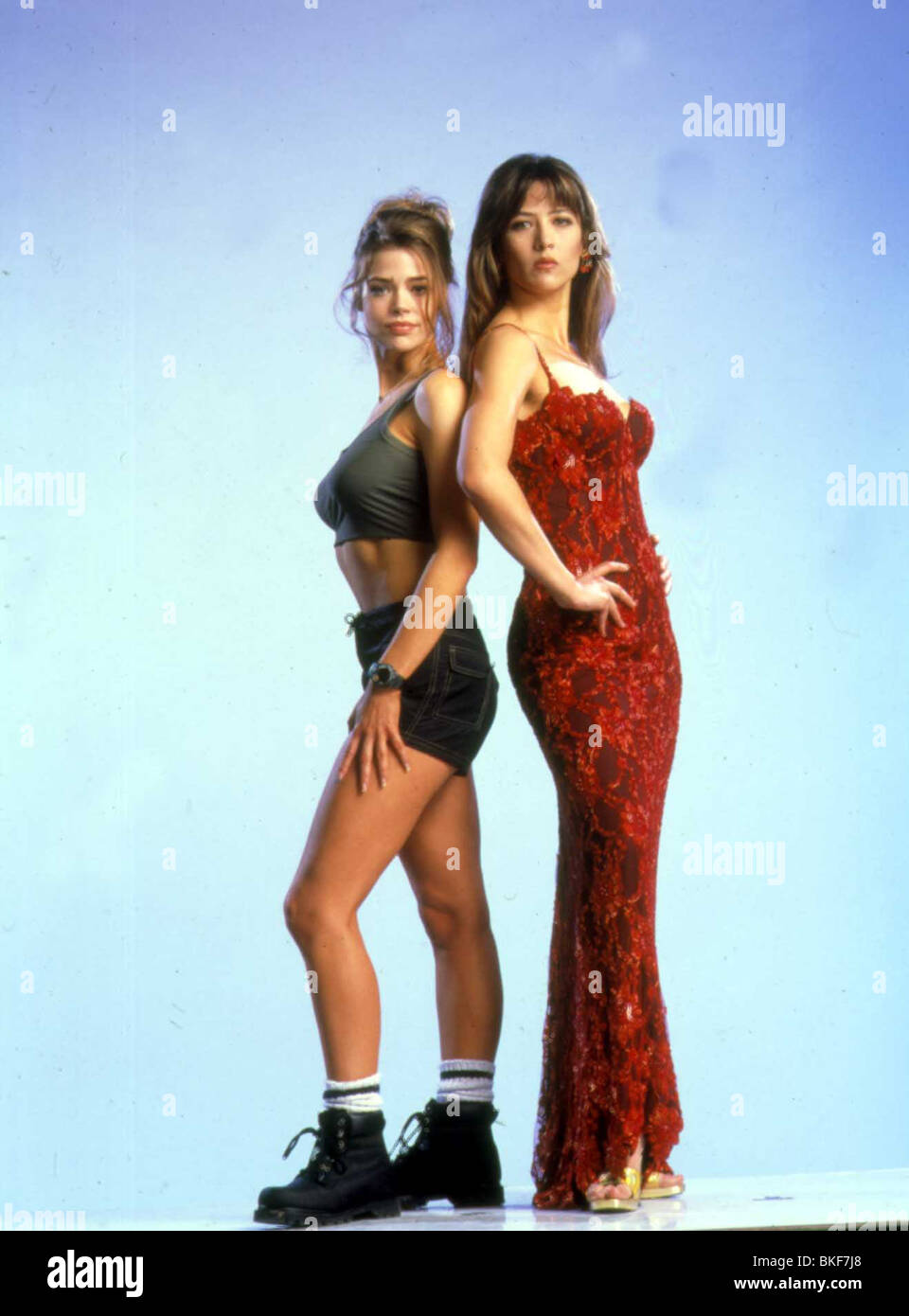 THE WORLD IS NOT ENOUGH (1999) DENISE RICHARDS,SOPHIE MARCEAU X7 Stock  Photo - Alamy