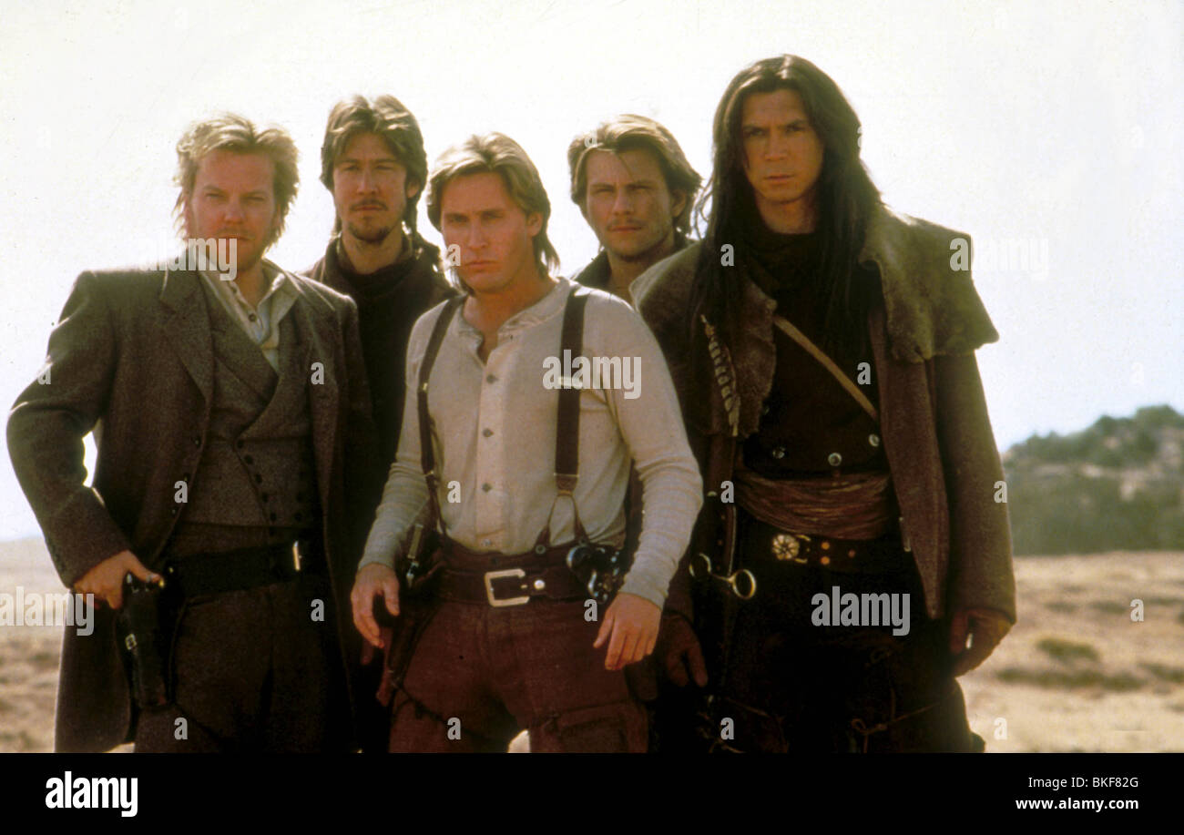 YOUNG GUNS II: BLAZE OF GLORY (1990) YOUNG GUNS 2 (ALT) KIEFER SUTHERLAND, ALAN RUCK, EMILIO ESTEVEZ, CHRISTIAN SLATER, LOU Stock Photo