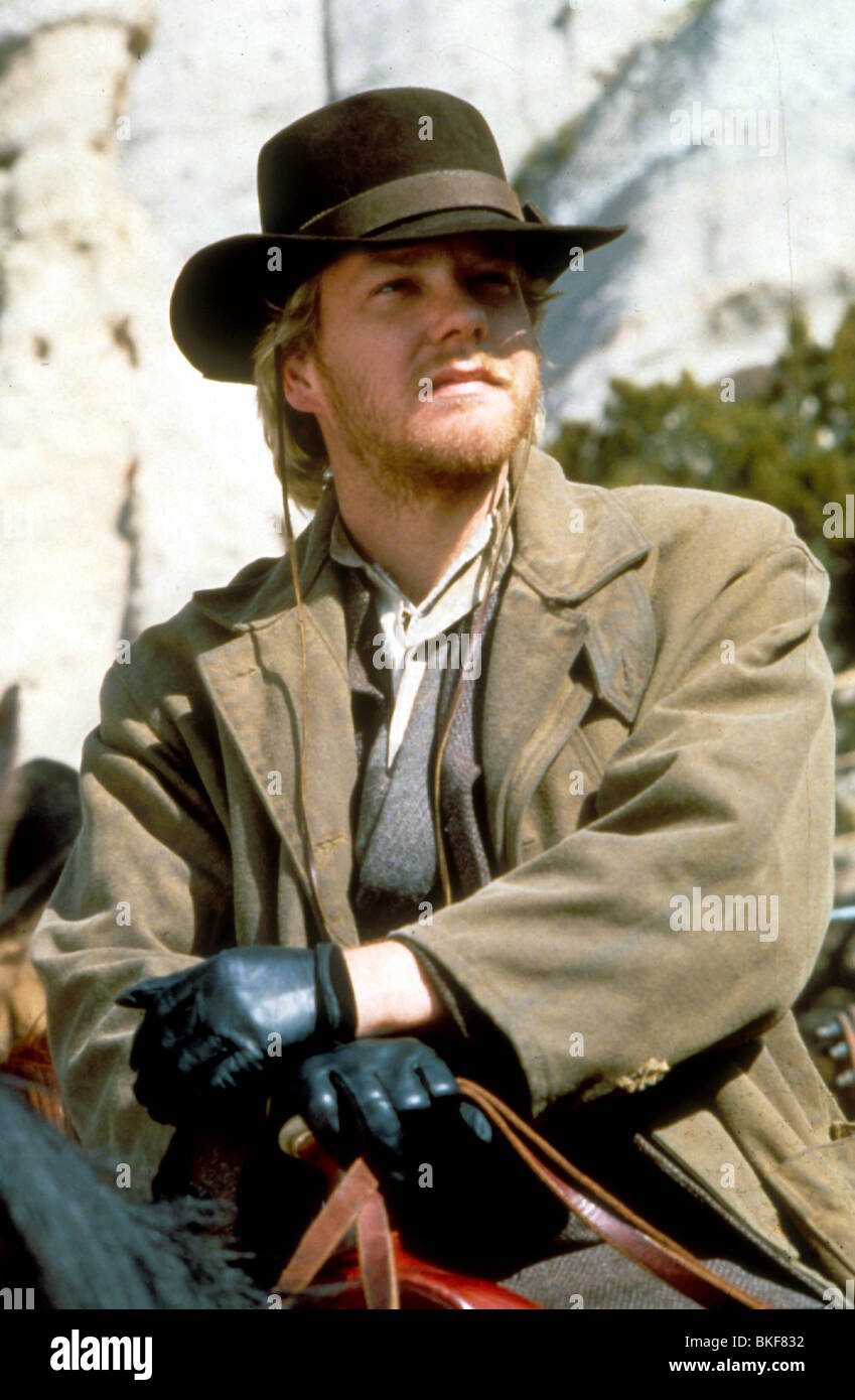 YOUNG GUNS II: BLAZE OF GLORY (1990) YOUNG GUNS 2 (ALT) KIEFER SUTHERLAND YN2 013 Stock Photo