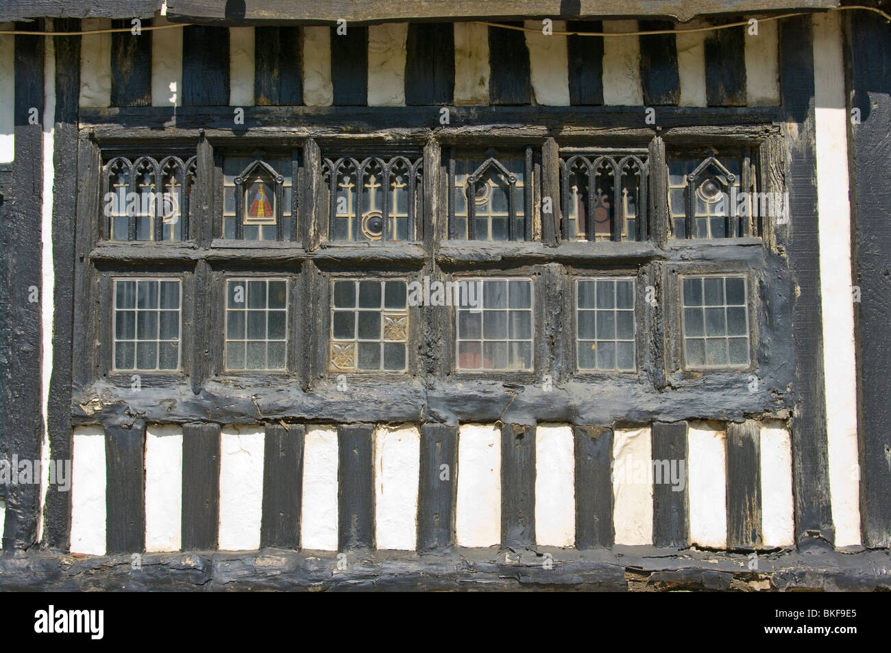 Old Leaded Windows In An Old Timber Framed Building Stock Photo Alamy