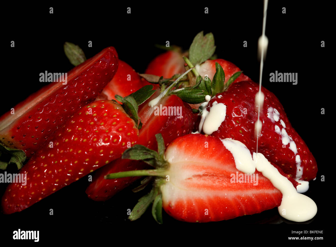 strawberries and cream Stock Photo Alamy