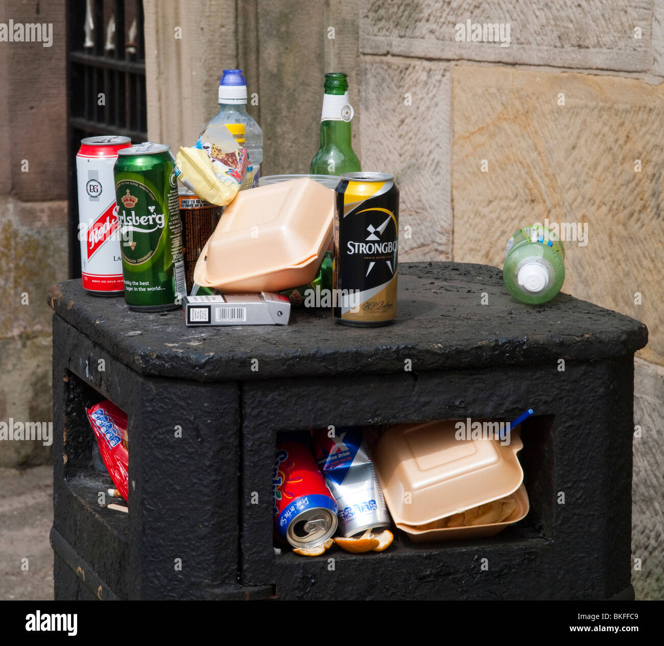 Close up of an overflowing bin at the Arboretum Park, Nottingham