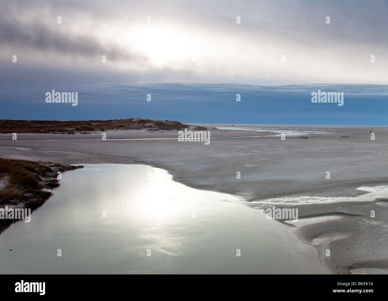 Puddle On The Beach 8,667 Puddle Sand Stock Photos Free