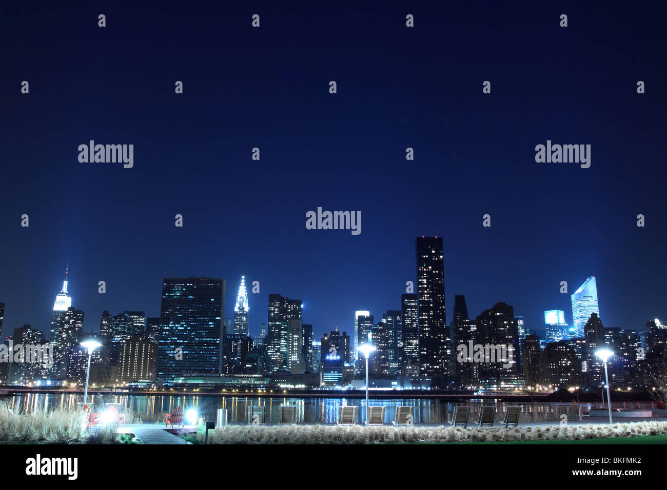 New york skyline night chrysler hi-res stock photography and images - Alamy