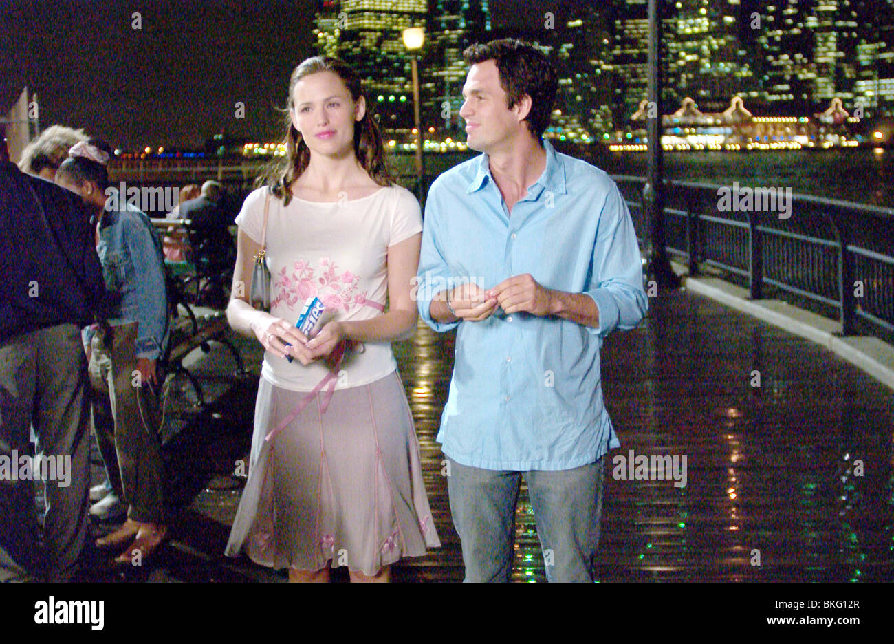 13 GOING ON 30 (2004) JENNIFER GARNER, MARK RUFFALO 13GO 001-09 Stock