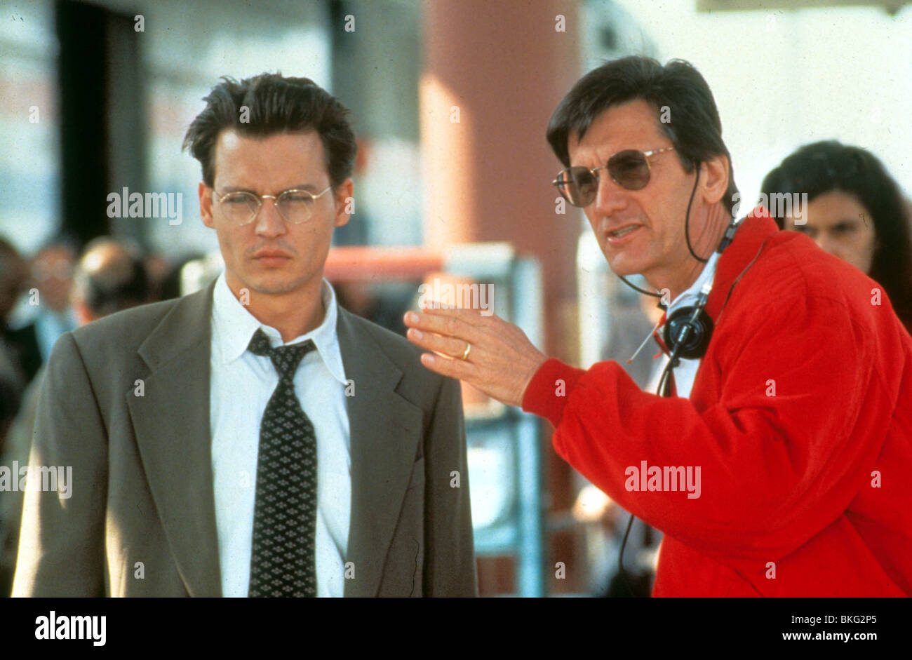 JOHN BADHAM (DIR) PORTRAIT ON SET NICK OF TIME (1995) WITH JOHNNY DEPP