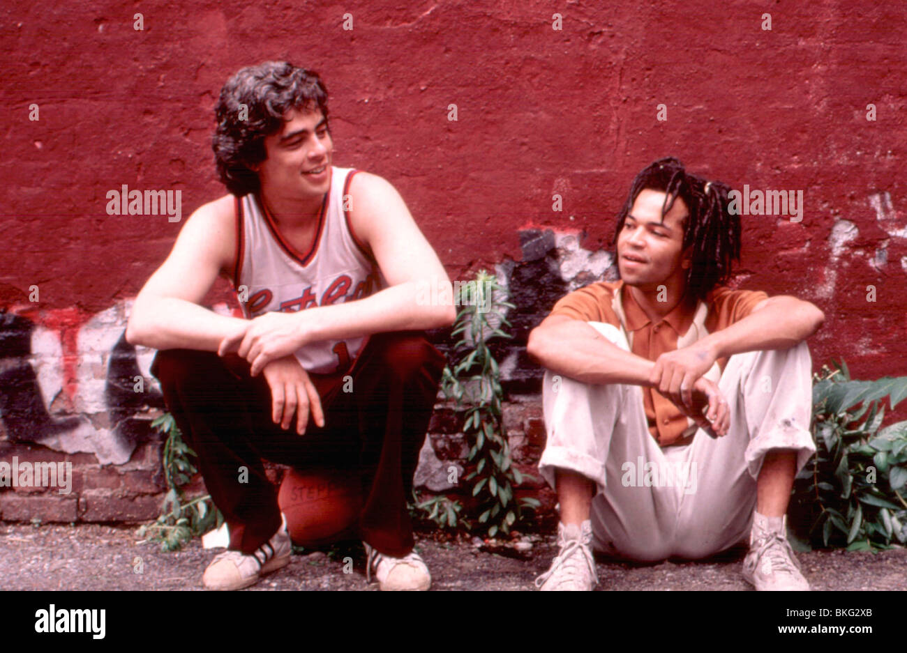 Benicio Del Toro Basquiat BASQUIAT (1996) BENICIO DEL TORO, JEFFREY WRIGHT BASQ 007 Stock Photo