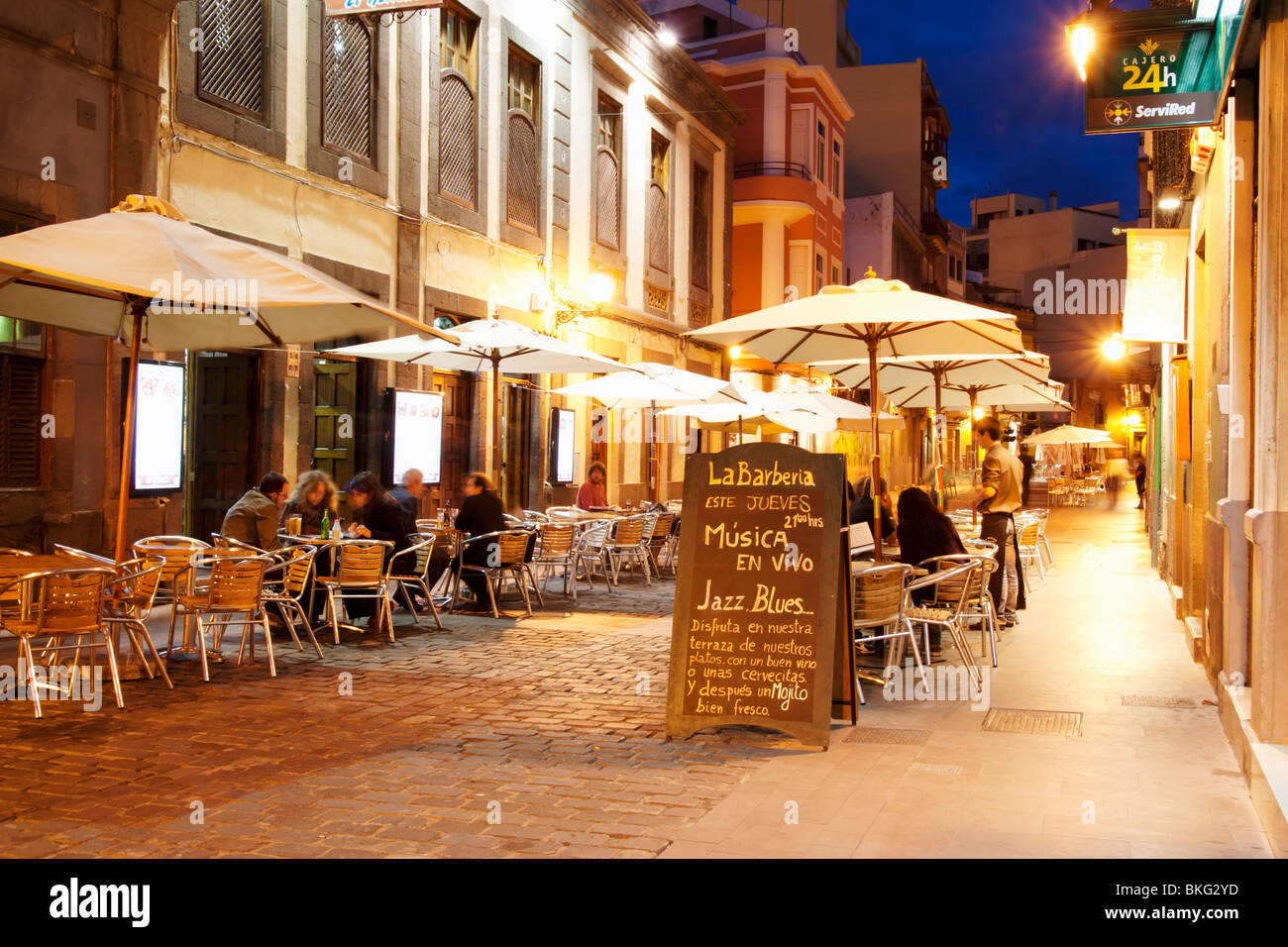 Street cafes and bars in Vegueta, the old quarter of Las Palmas on Gran  Canaria Stock Photo - Alamy