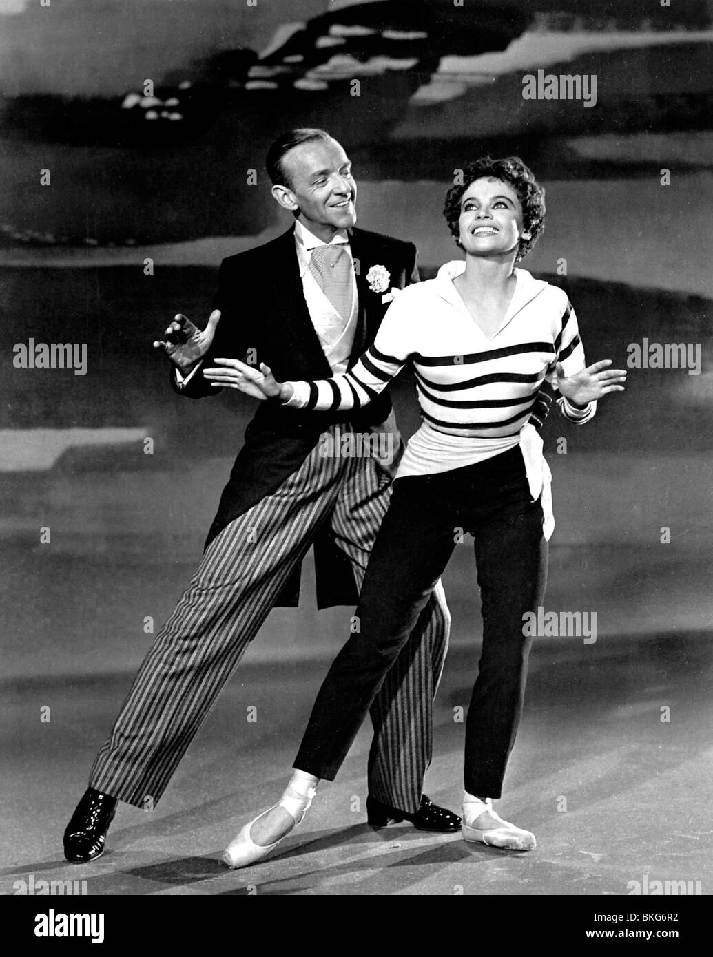 DADDY LONG LEGS (1955) FRED ASTAIRE, LESLIE CARON DLL 002 P Stock Photo