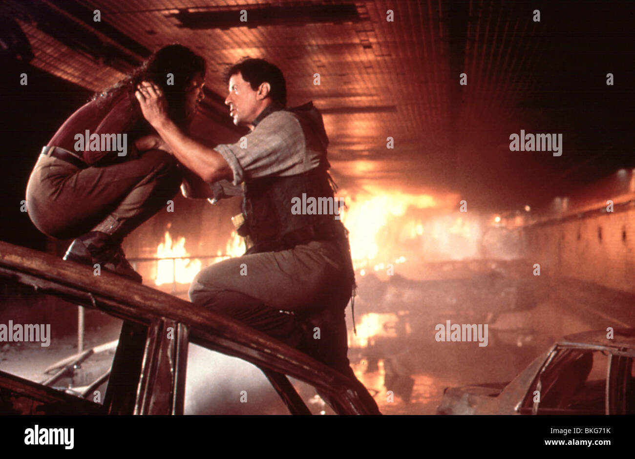DAYLIGHT (1996) AMY BRENNEMAN, SYLVESTER STALLONE DAYL 044 Stock Photo