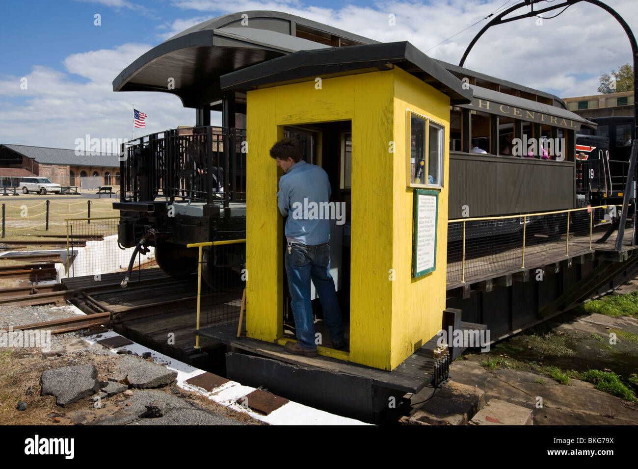 Railroad turntable roundhouse hires stock photography and images Alamy
