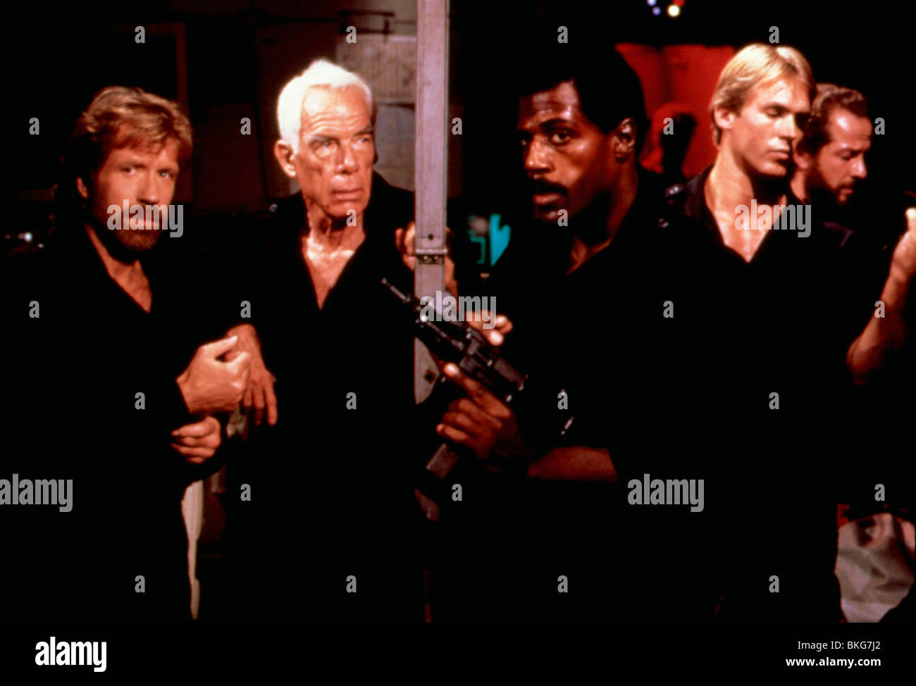 THE DELTA FORCE (1986) CHUCK NORRIS, LEE MARVIN, STEVE JAMES DLF 017 Stock Photo