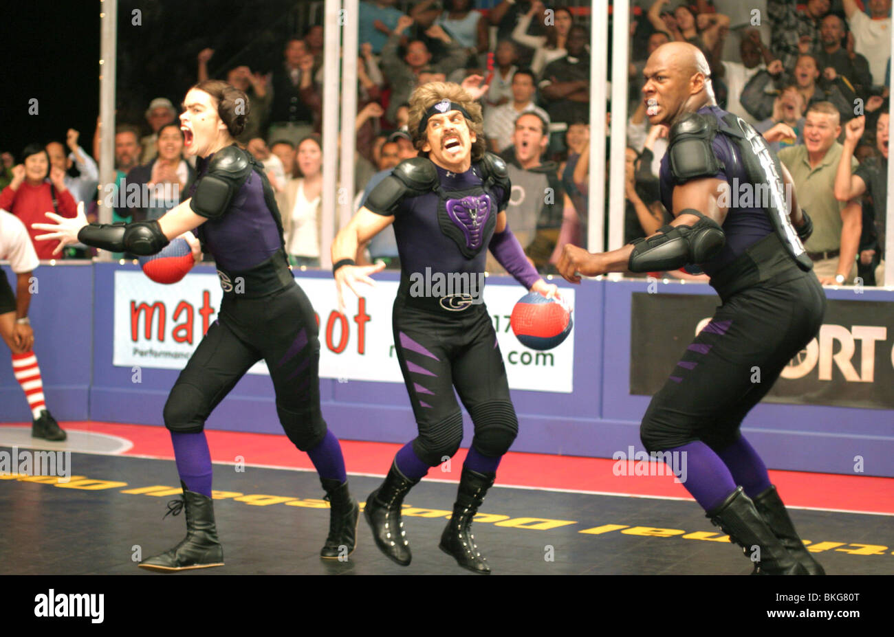 DODGEBALL (2004) DODGEBALL: A TRUE UNDERDOG STORY (ALT) MISSI PYLE, BEN STILLER, JAMAL DUFF DGEB 001-009 Stock Photo