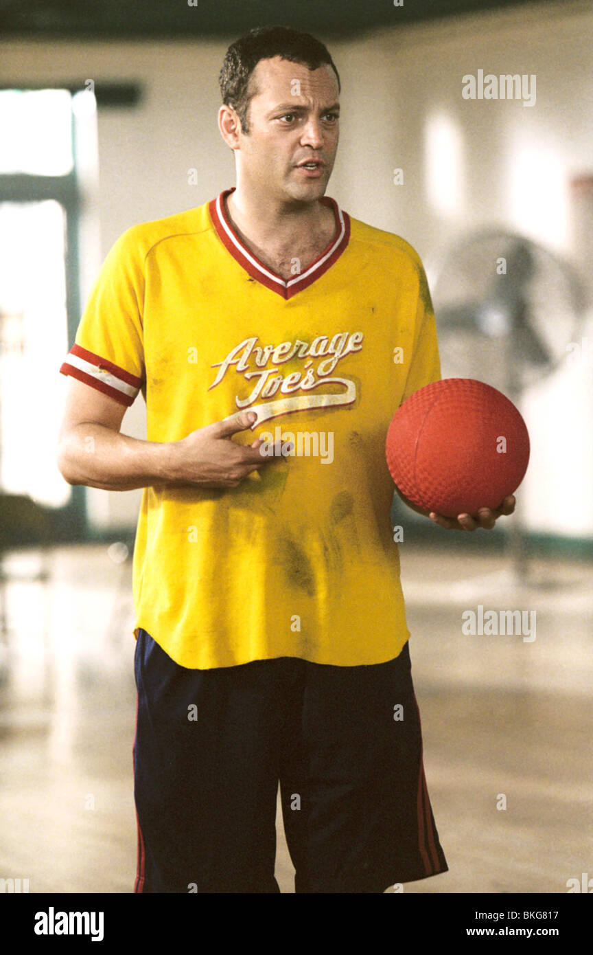 DODGEBALL (2004) DODGEBALL: A TRUE UNDERDOG STORY (ALT) VINCE VAUGHN DGEB 001-017 Stock Photo