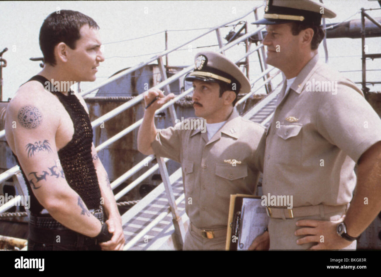 DOWN PERISCOPE (1996) ROB SCHNEIDER, KELSEY GRAMMER DWNP 009 Stock Photo