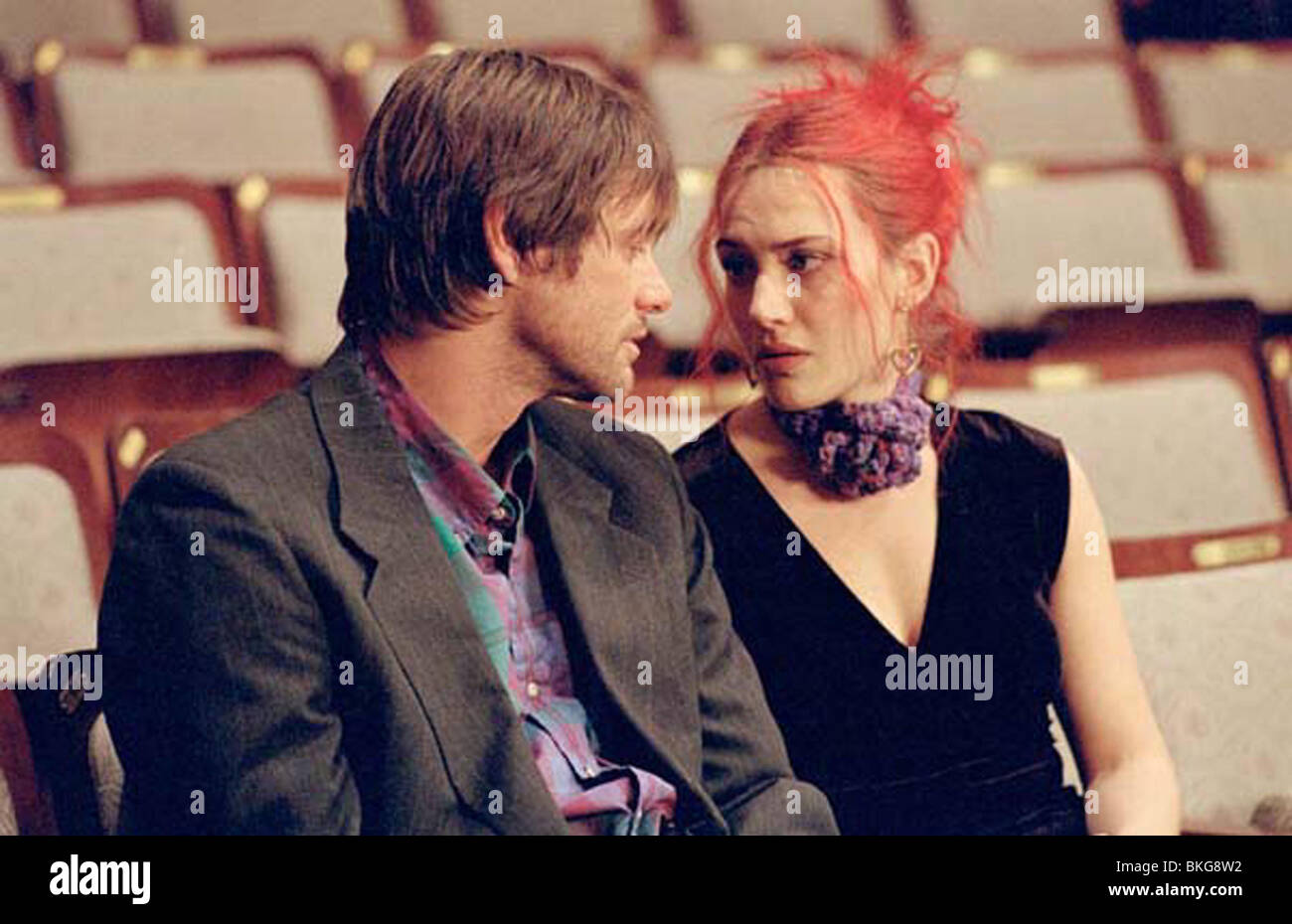 ETERNAL SUNSHINE OF THE SPOTLESS MIND (2004) JIM CARREY, KATE WINSLET ESSM 00106 Stock Photo