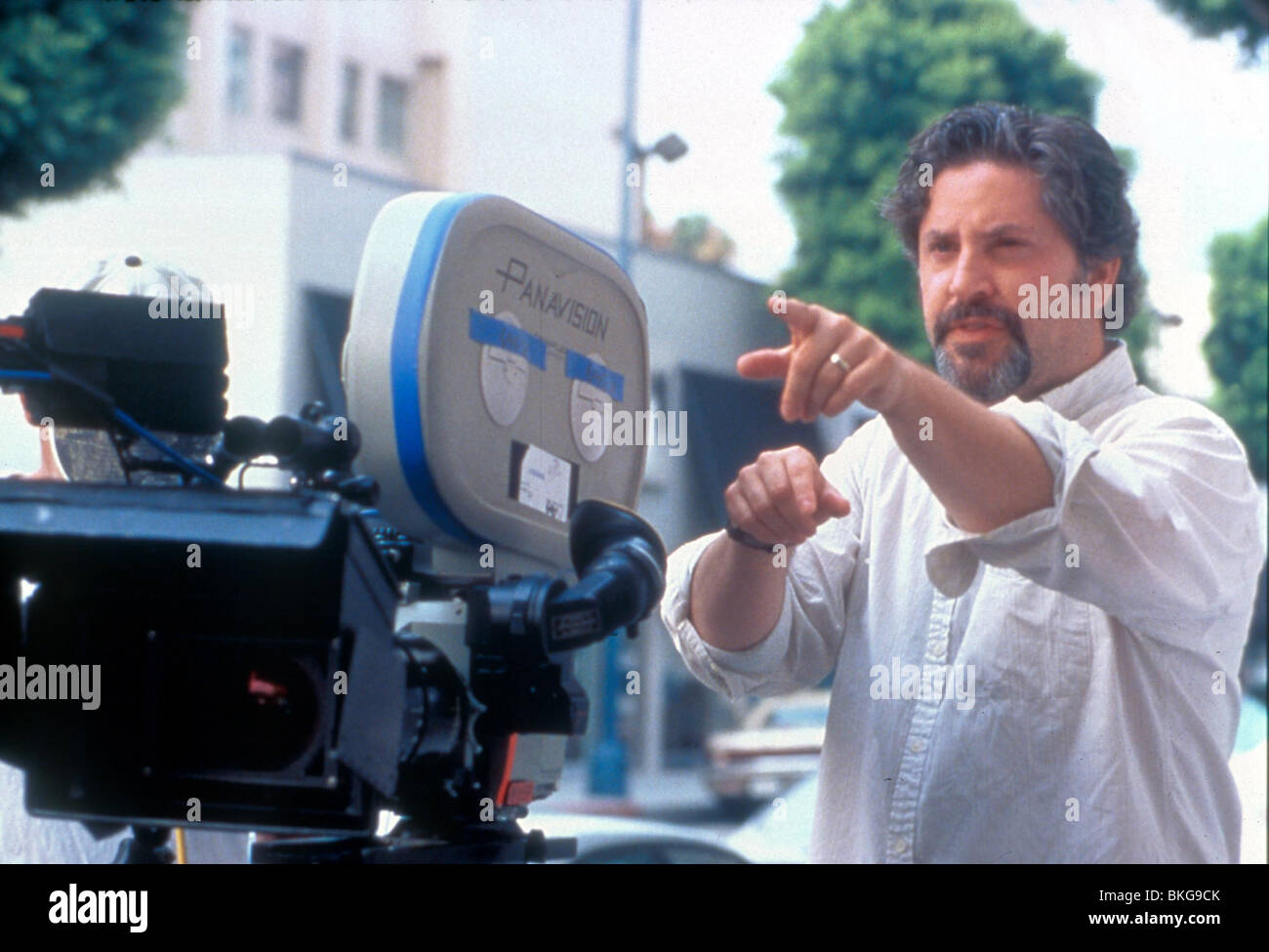FILMING O/S 'CRIMINAL' (2004) WITH GREGORY JACOBS (DIR) CMNL 002 Stock Photo