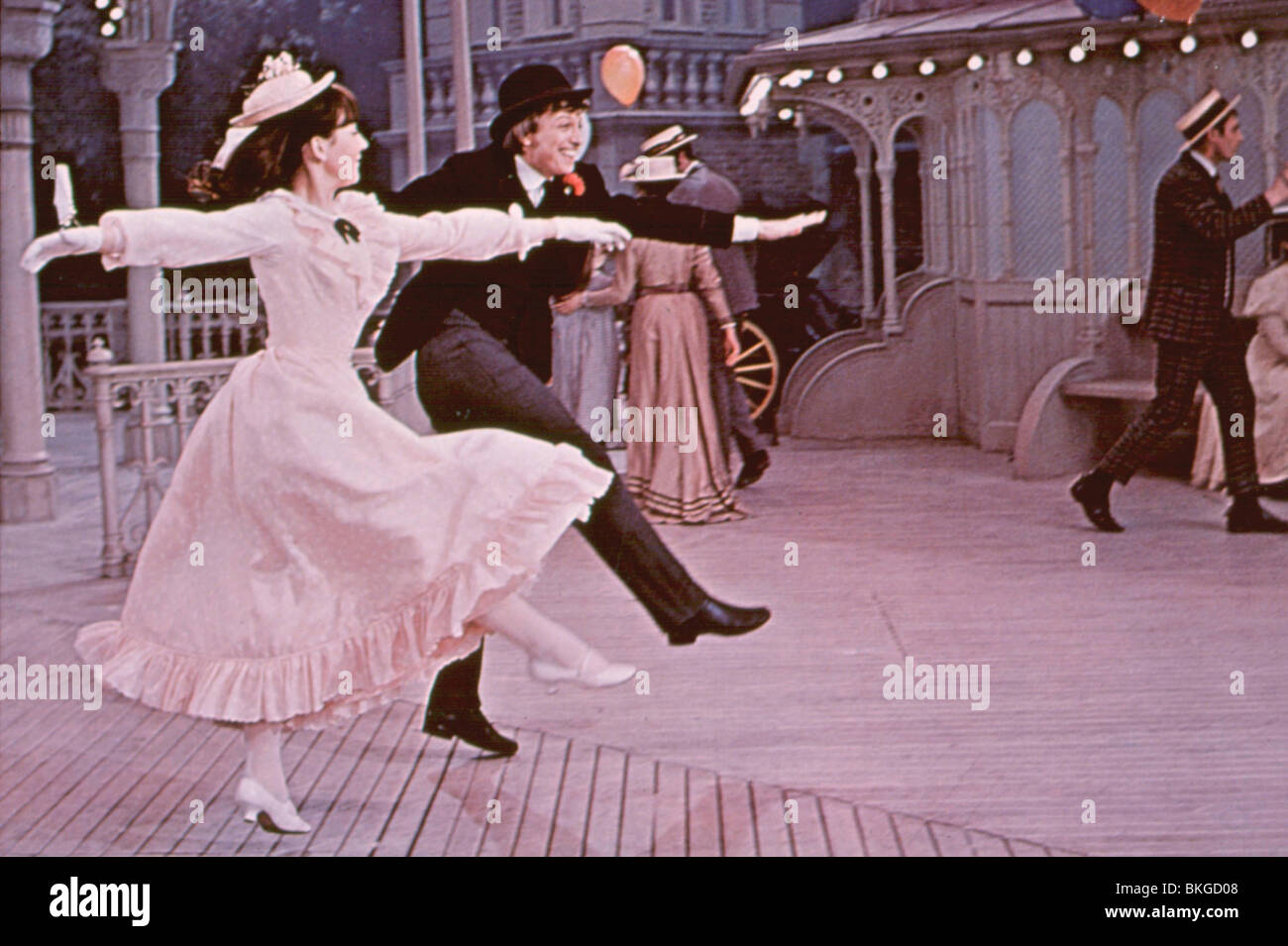 HALF A SIXPENCE (1967) JULIA FOSTER, TOMMY STEELE HFS 013 Stock Photo