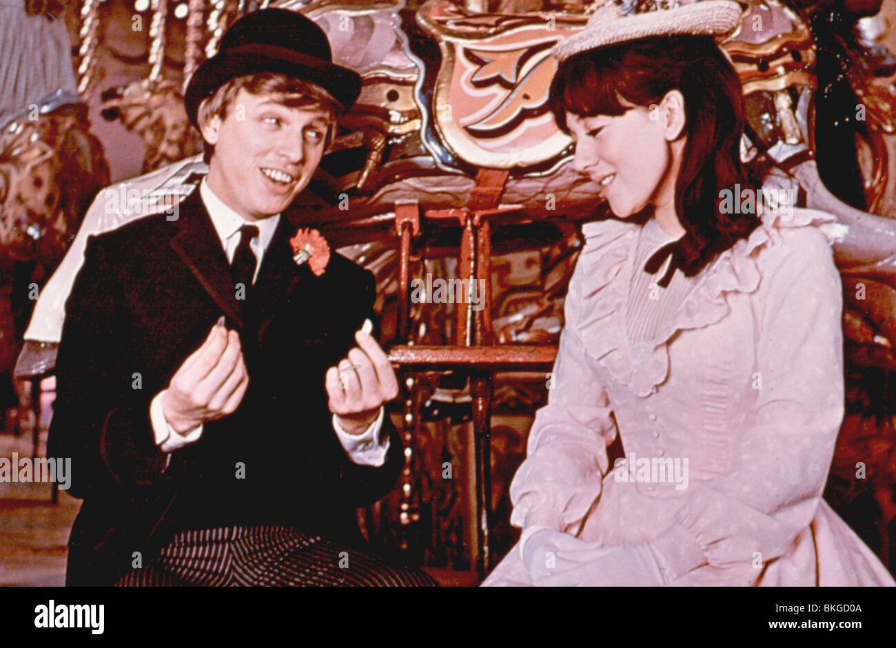 HALF A SIXPENCE (1967) TOMMY STEELE, JULIA FOSTER HFS 014 Stock Photo