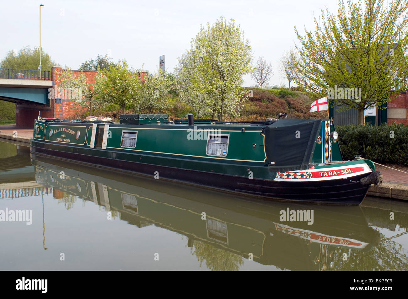 Brightly painted narrowboats at Banbury Stock Photo - Alamy