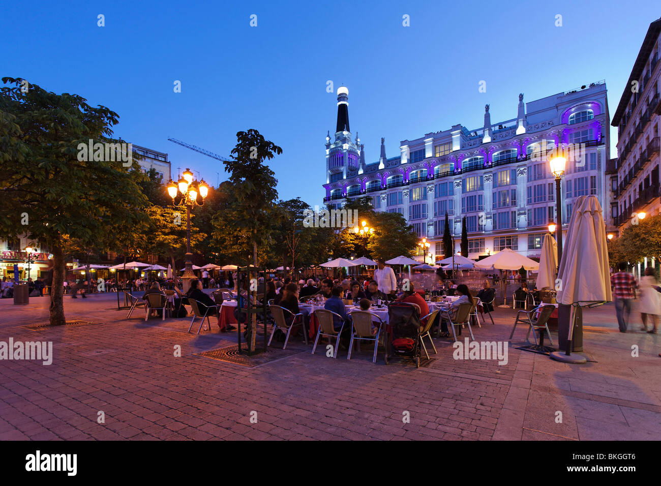 Pavement Cafes Placa Sant Ana In The Evening Hotel Me Madrid Reina Victoria In Background Calle De Huertas Madrid Spain Stock Photo Alamy