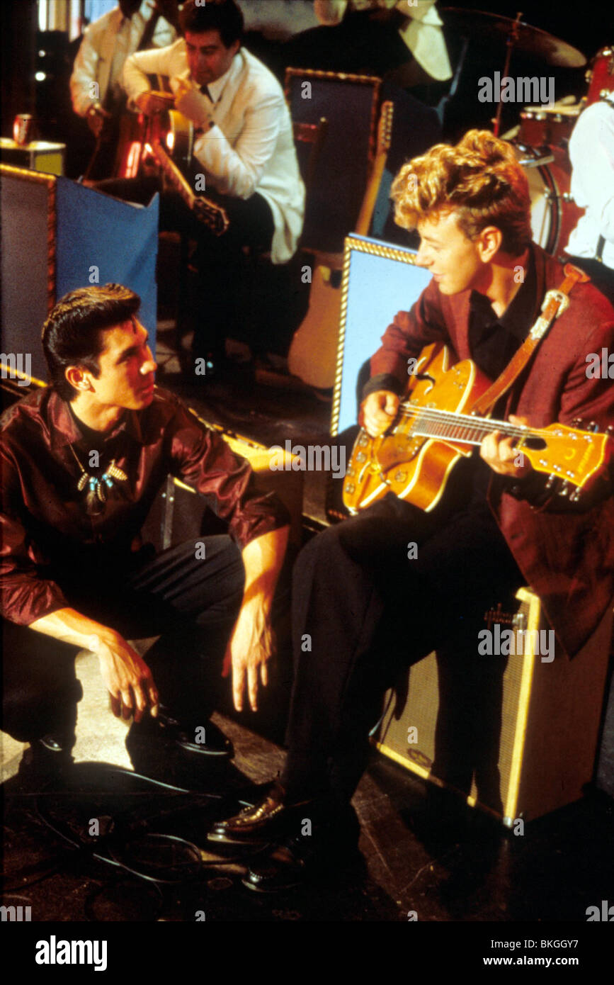 LA BAMBA (1987) BRIAN SETZER, LOU DIAMOND PHILLIPS LBM 016 Stock Photo