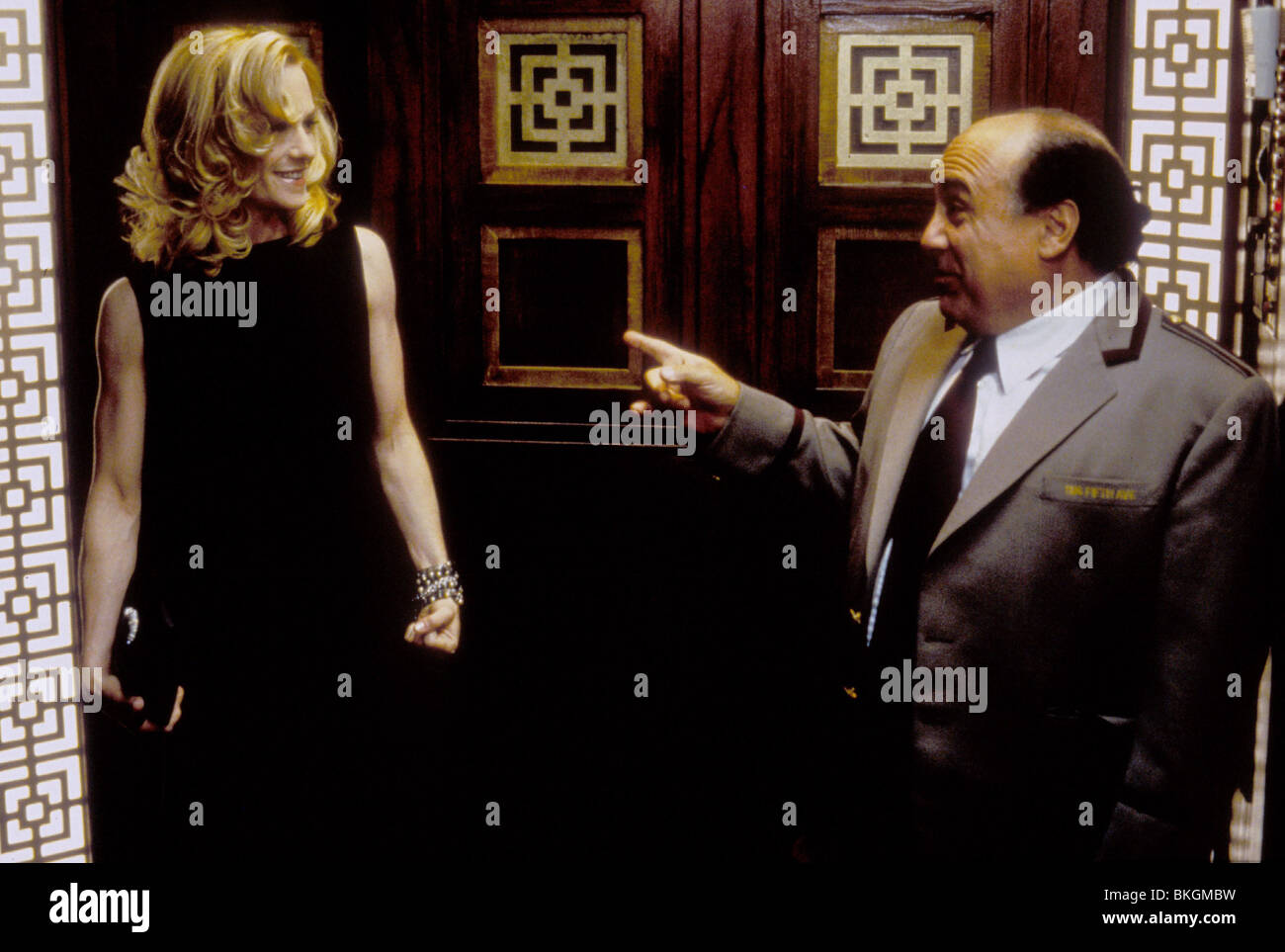 LIVING OUT LOUD (1998) HOLLY HUNTER, DANNY DEVITO LOLD 009 Stock Photo