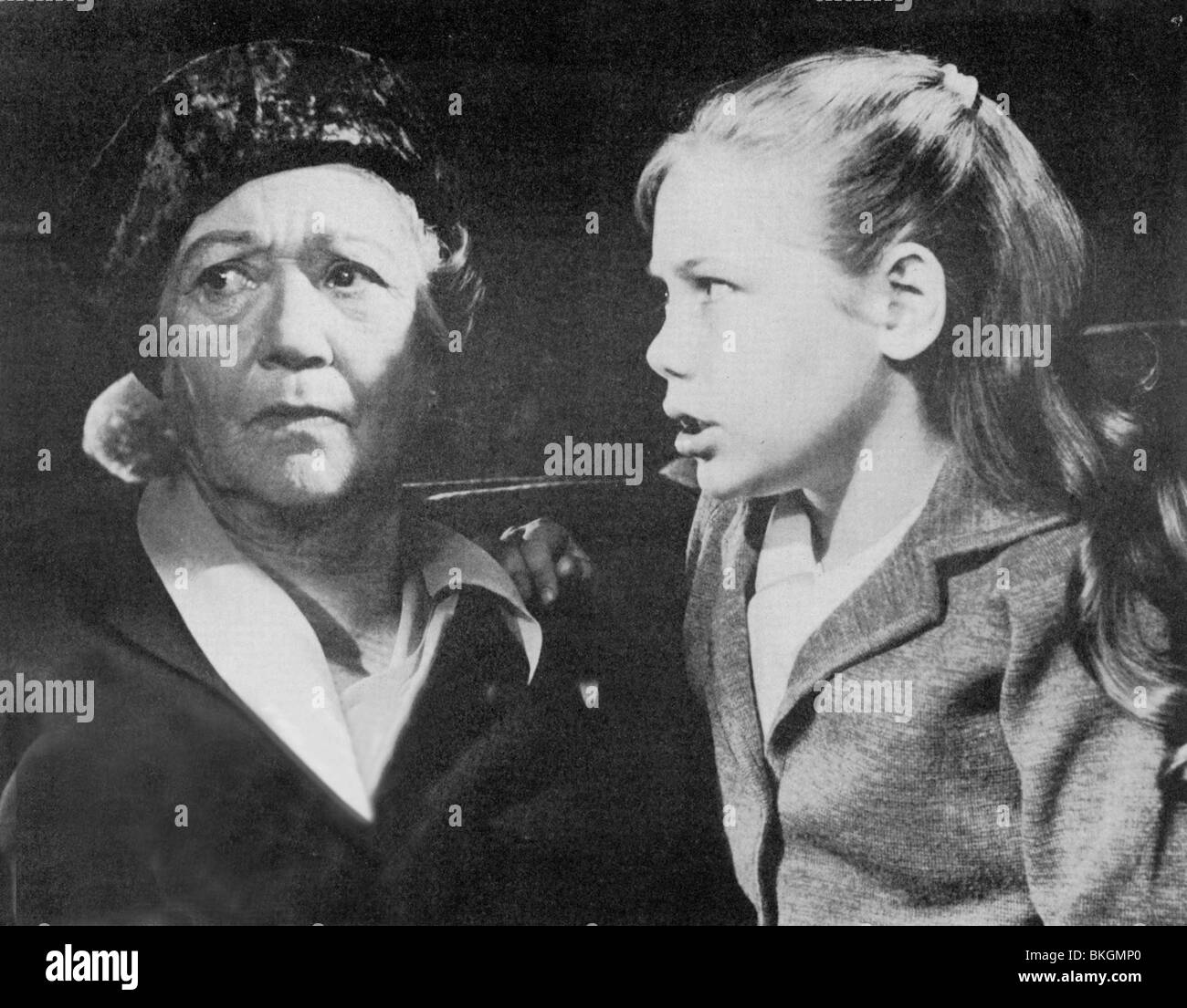 THE LOUDEST WHISPER (1961) THE CHILDREN'S HOUR (ALT) FAY BAINTER, KAREN BALKIN LDWH 009FOH Stock Photo