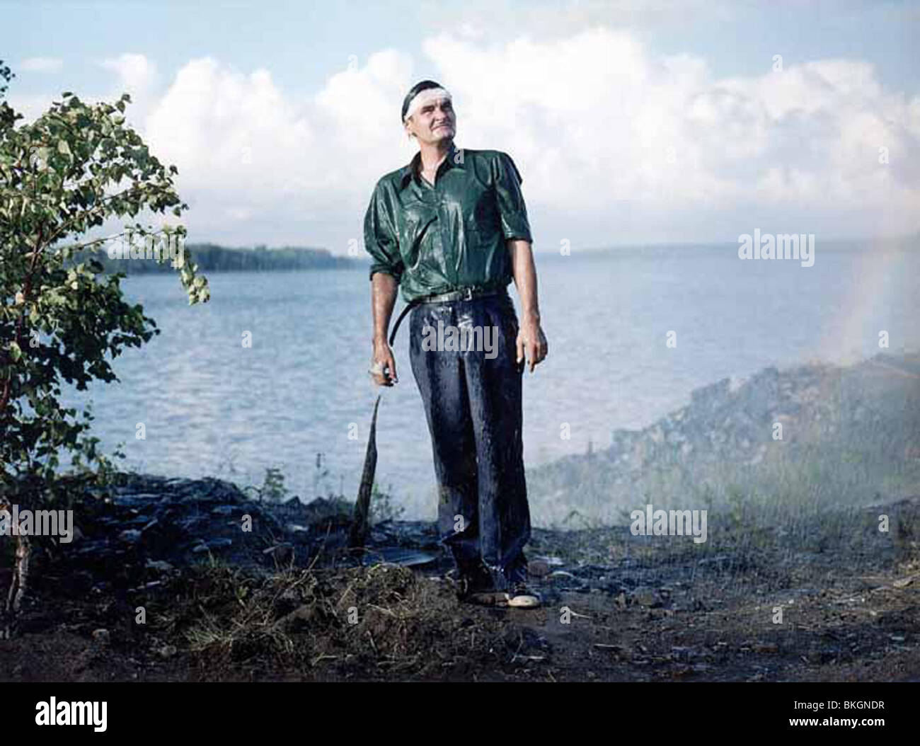 THE MAN WITHOUT A PAST (2002) MARKKU PELTOLA MWAP 001-05 Stock Photo