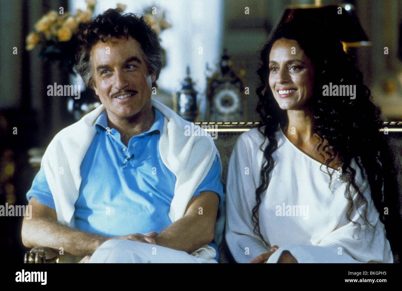 Moon Over Parador 19 Richard Dreyfuss Sonia Braga Mop 035 Stock Photo Alamy