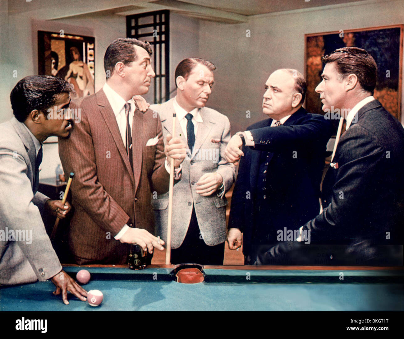 OCEAN'S 11 (1960) OCEAN'S ELEVEN (ALT) SAMMY DAVIS JR, DEAN MARTIN, FRANK SINATRA, AKIM TAMIROFF, PETER LAWFORD OCEN 002FOH Stock Photo