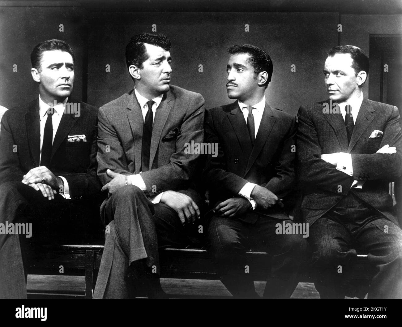 OCEAN'S 11 (1960) OCEANS ELEVEN (ALT) PETER LAWFORD, SAMMY DAVIS JR, DEAN MARTIN, FRANK SINATRA OCEN 004P Stock Photo