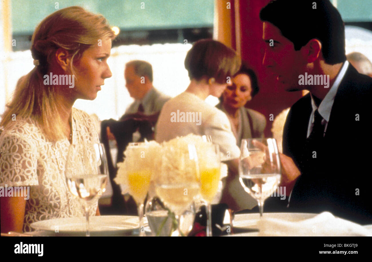 THE PALLBEARER (1996) GWYNETH PALTROW, DAVID SCHWIMMER PALL 049 Stock Photo