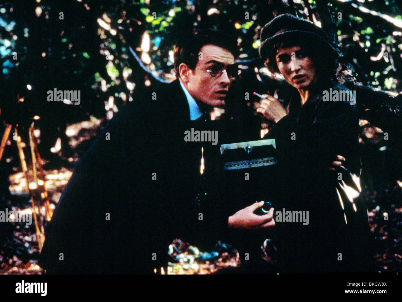 PHOTOGRAPHING FAIRIES (1997) TOBY STEPHENS, EMILY WOOF PHF 021 Stock