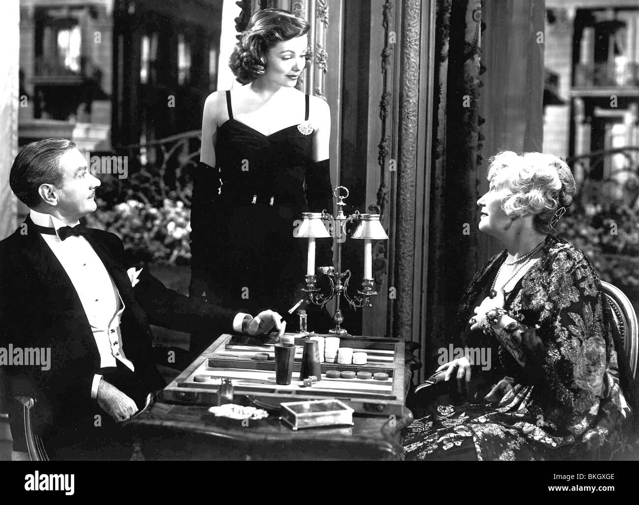 THE RAZOR'S EDGE (1946) CLIFTON WEBB, GENE TIERNEY, LUCILE WATSON RZED