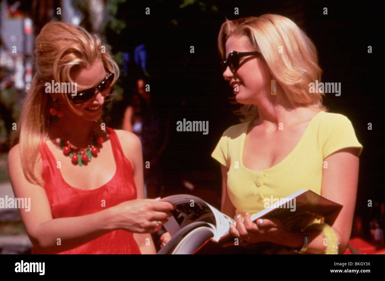 ROMY AND MICHELE'S HIGH SCHOOL REUNION (1997) LISA KUDROW, MIRA SORVINO