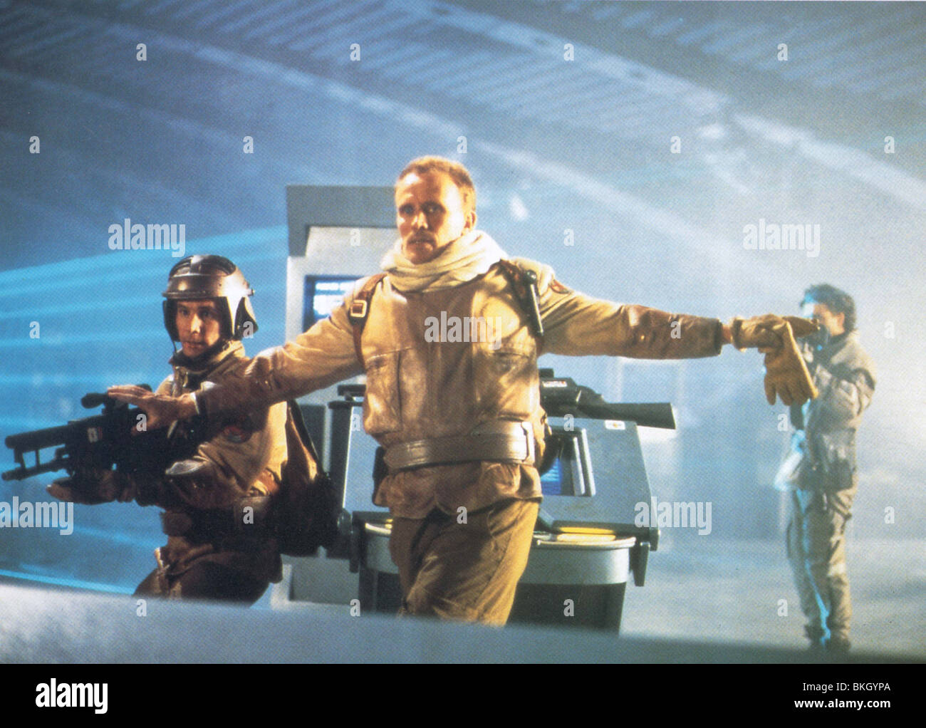 SCREAMERS (1995) ANDY LAUER, PETER WELLER, ROY DUPUIS SCER 005FOH Stock Photo