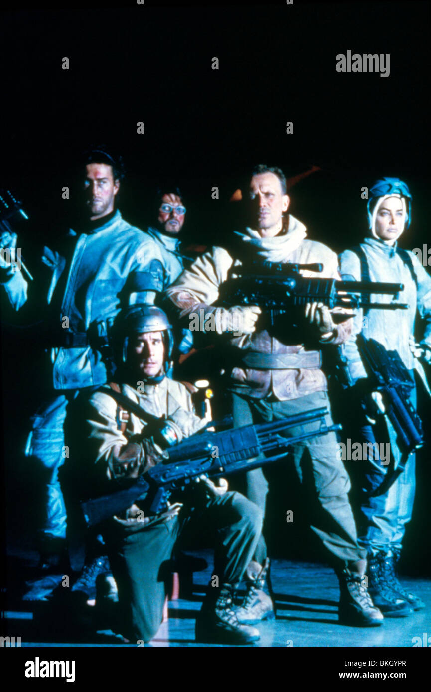 SCREAMERS (1995) ROY DUPUIS, ANDY LAUER, CHARLES POWELL, PETER WELLER, JENNIFER RUBIN SCER 021 Stock Photo