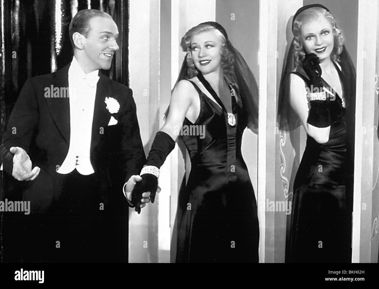 SHALL WE DANCE (1937) FRED ASTAIRE, GINGER ROGERS SWDN 004 Stock Photo