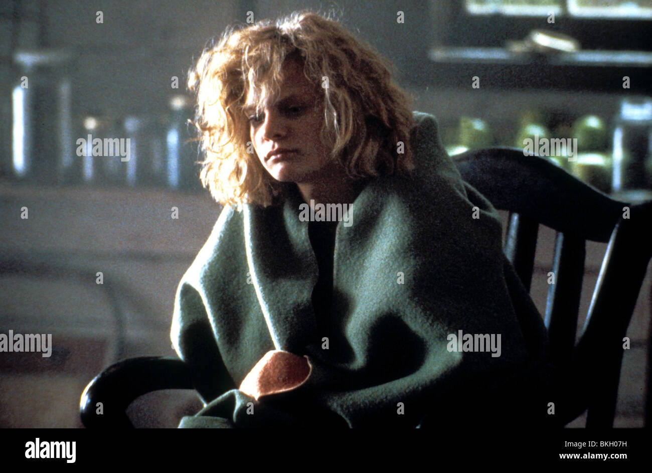 SHY PEOPLE (1987) MARTHA PLIMPTON SSHP 002 Stock Photo