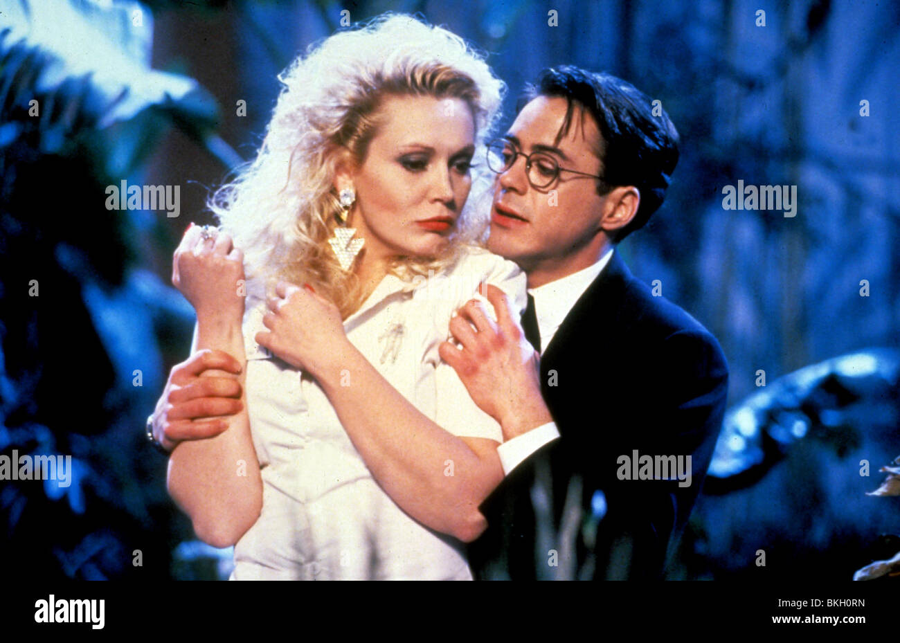 SOAPDISH (1991) CATHY MORIARTY, KEVIN KLINE SPDS 045 Stock Photo Alamy